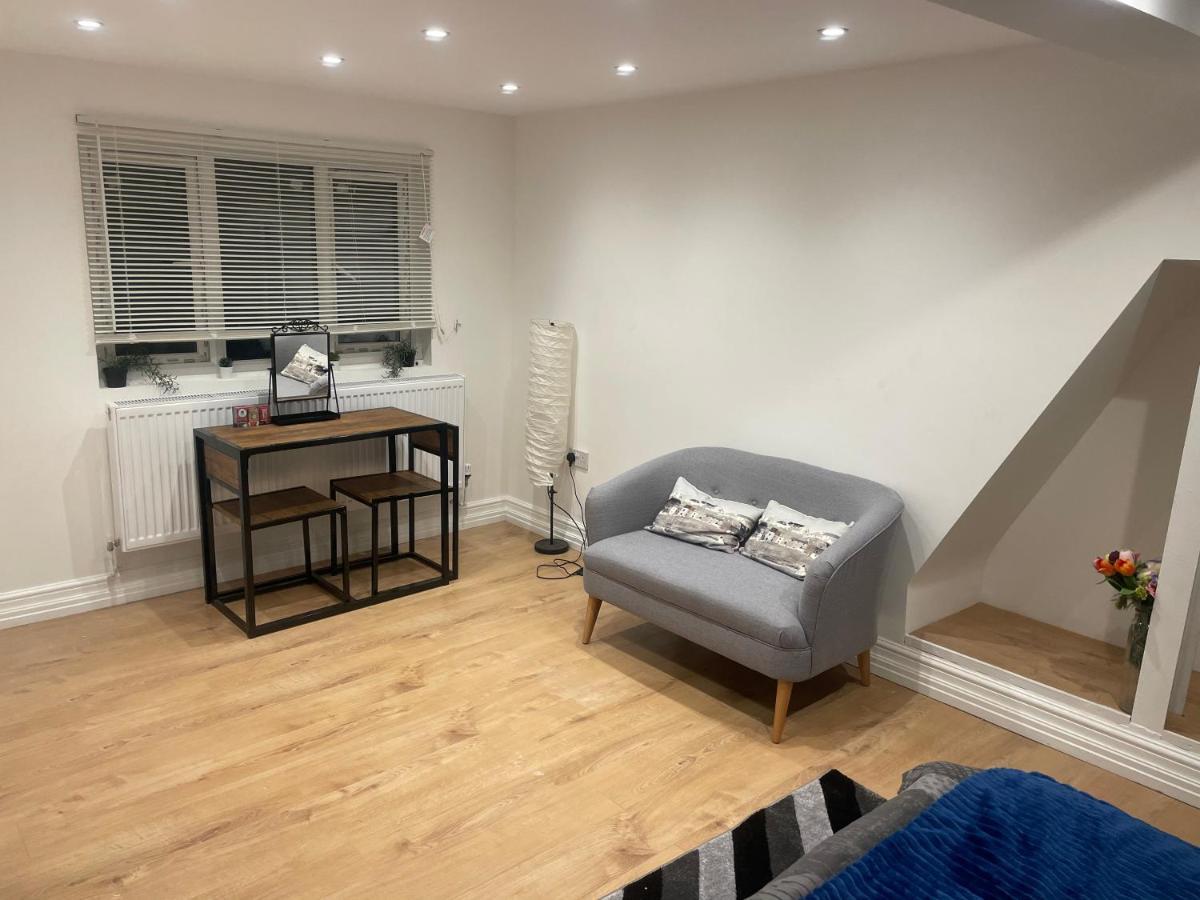 Beautiful Loft With En-Suit In A Family House, Londres Exterior foto